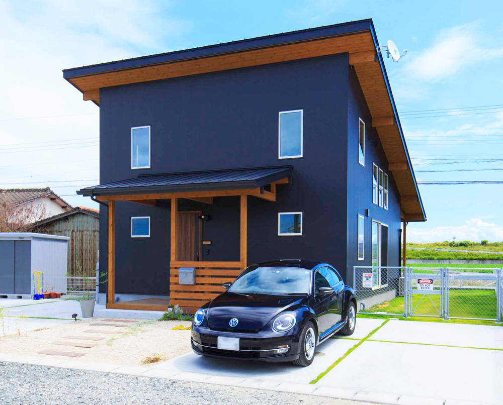 片流れ屋根 黒いガルバリウムの外壁 注文住宅 Loafer ローファー 注文住宅施工事例 福岡 久留米の注文住宅会社ホームラボ
