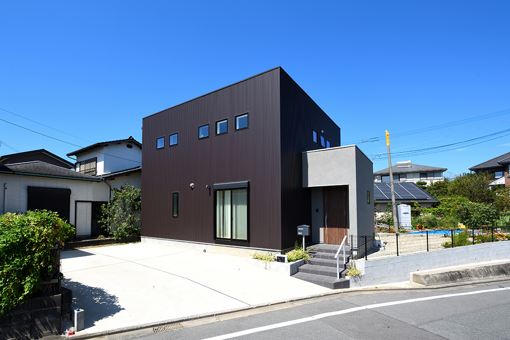 ガルバ 塗り壁の四角いお家 注文住宅simple Box シンプルボックス 注文住宅施工事例 福岡 久留米の注文住宅会社ホームラボ