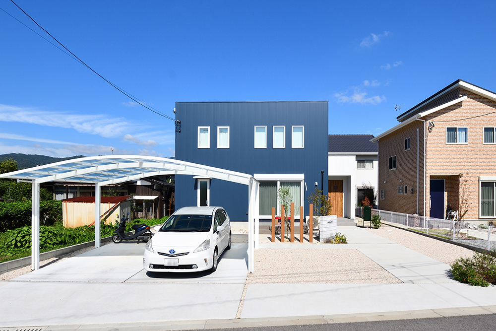 ネイビーの四角いお家 注文住宅simple Box Box シンプルボックス ボックス 注文住宅施工事例 福岡 久留米の注文住宅会社ホームラボ ネイビーの四角いお家 注文住宅simple Box Box シンプルボックス ボックス 注文住宅施工事例 福岡 久留米の注文住宅会社ホームラボ