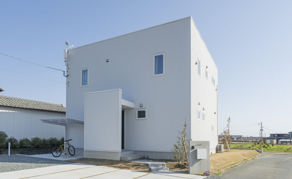 家族の気配を感じられる家 注文住宅simple Box 注文住宅施工事例 福岡 久留米の注文住宅会社ホームラボ 家族の気配を感じられる家 注文住宅simple Box 注文住宅施工事例 福岡 久留米の注文住宅会社ホームラボ
