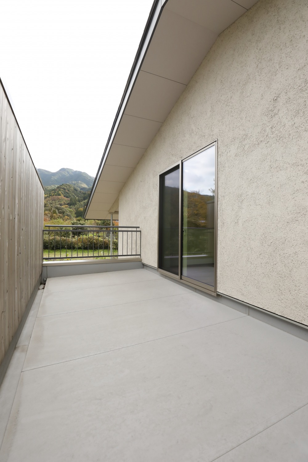 福岡県久留米市の注文住宅会社ホームラボ　HOMEiの2階ベランダ施工事例画像