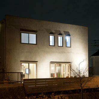 福岡県久留米市の注文住宅会社ホームラボ　HOMEiのコンクリート仕上げの上質な外観施工事例画像