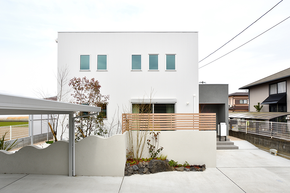 ガルバリウム+塗り壁の四角いお家、注文住宅Simple Box01