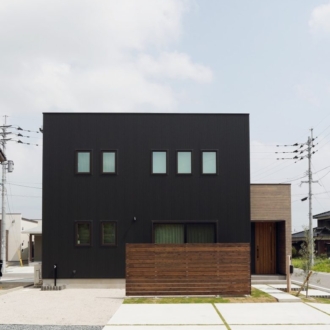福岡久留米の注文住宅会社工務店ホームラボのボックス型SimpleBoxの外観施工事例