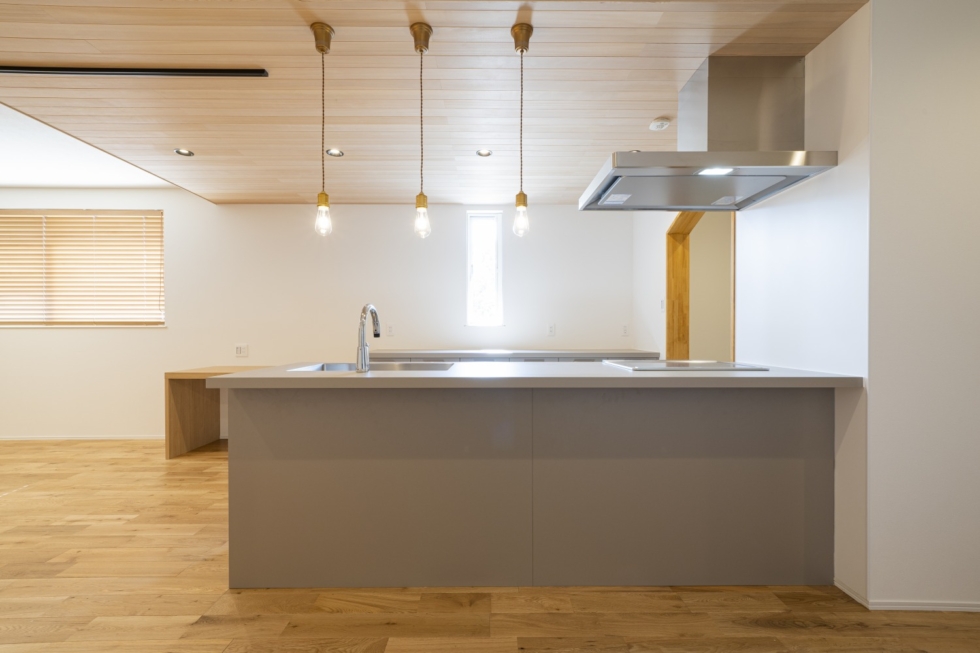 福岡県久留米市の注文住宅会社ホームラボ　HOMEi平屋のキッチン施工事例画像