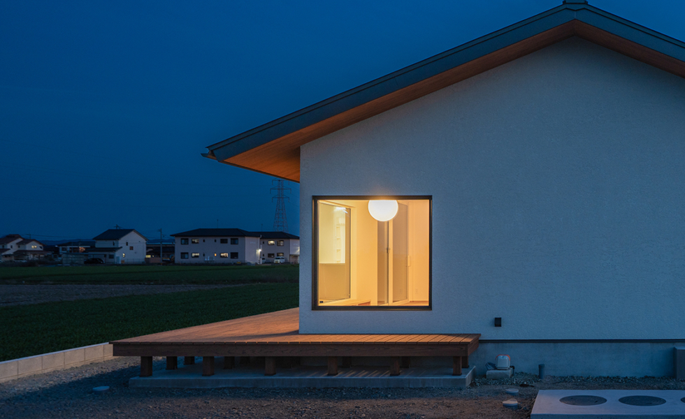 緑と寄り添い、人が自然と集まる平屋〈Labo〉